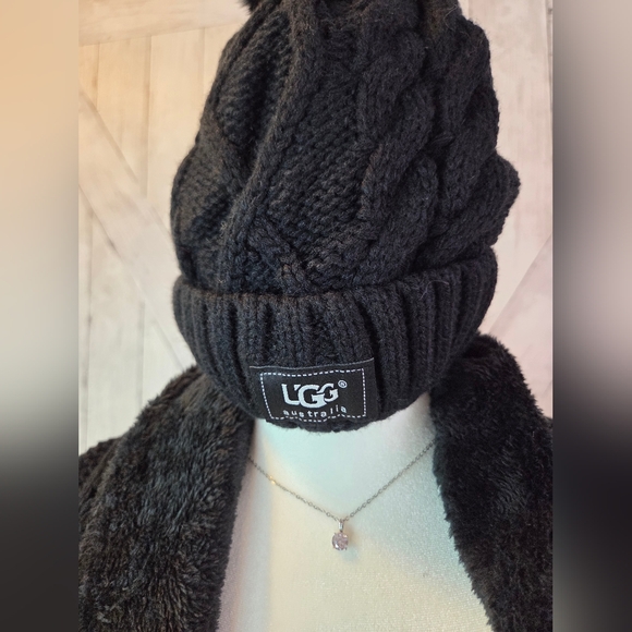 UGG Black Knit Beanie and Scarf Set - Picture 3 of 7